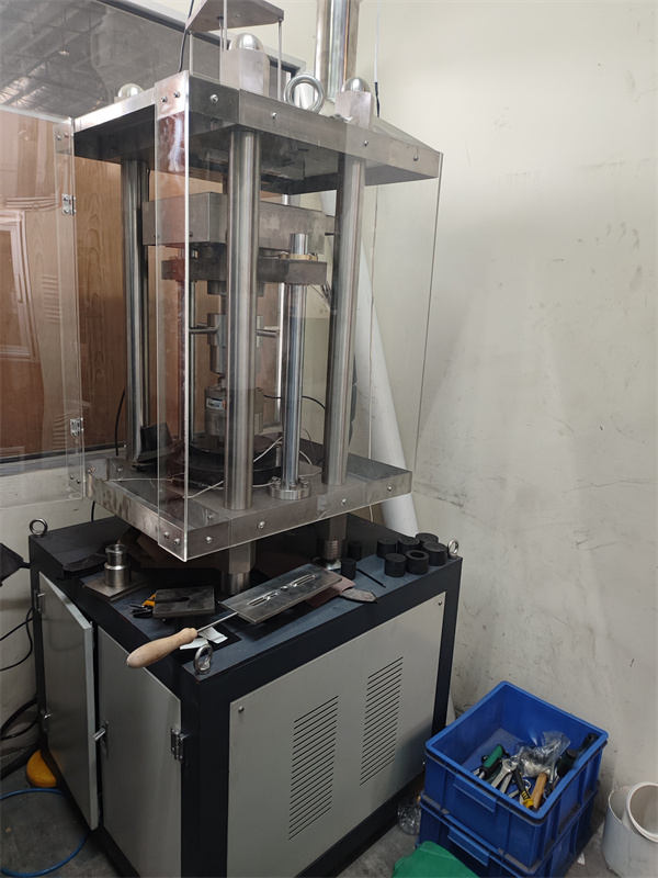 XYP-300型 制動襯片壓縮熱膨脹試驗(yàn)機(jī)